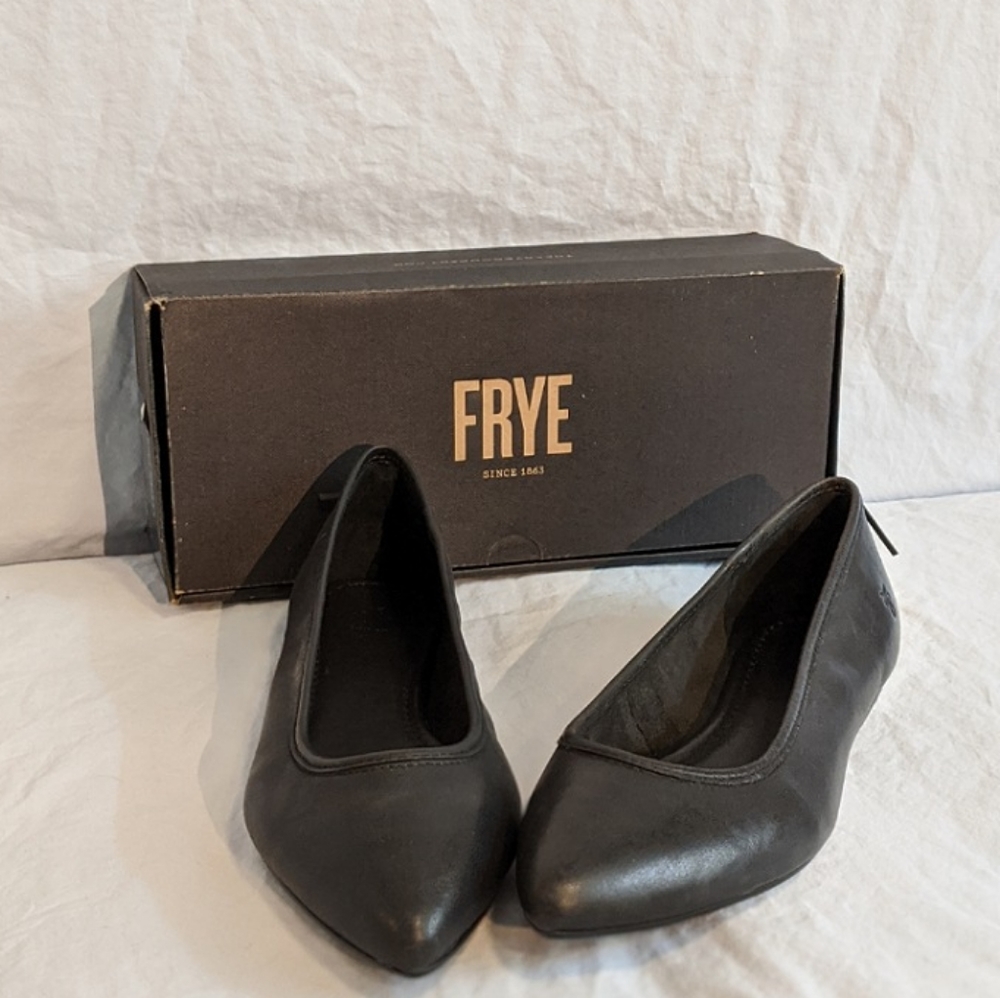 NEW Black FRYE Flats (Regina Ballet)